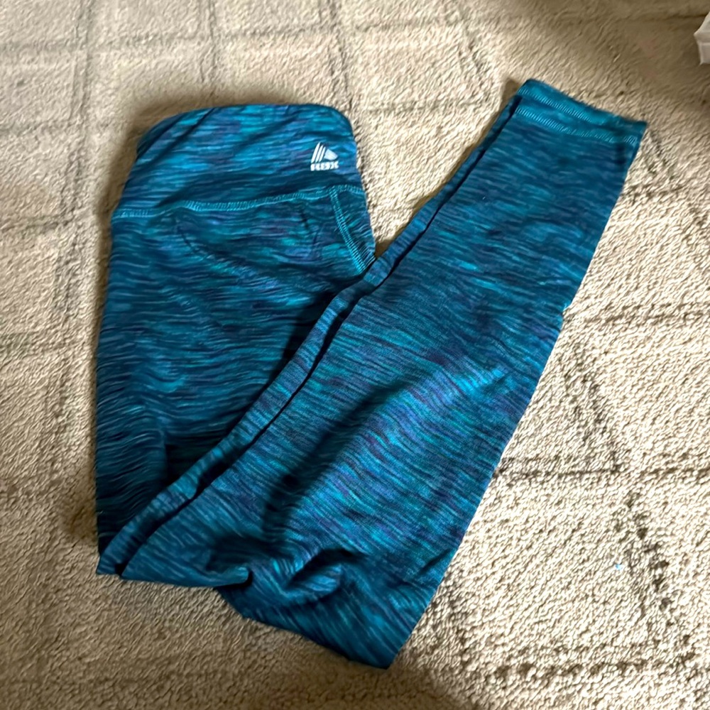 Workout leggingsgs, teal/blue in good condition. High waisted.